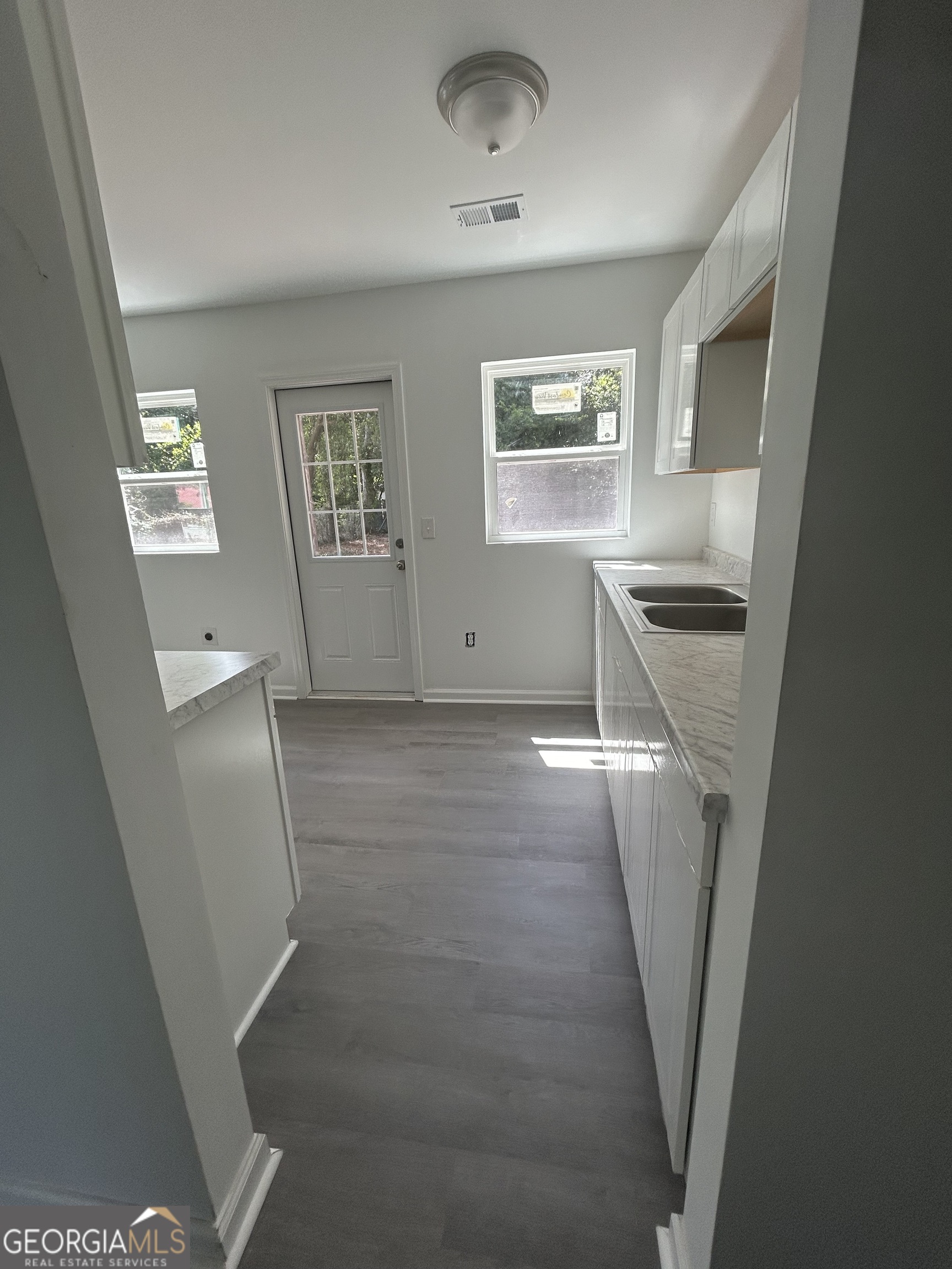 411 Chamlee Drive Property Photo 10