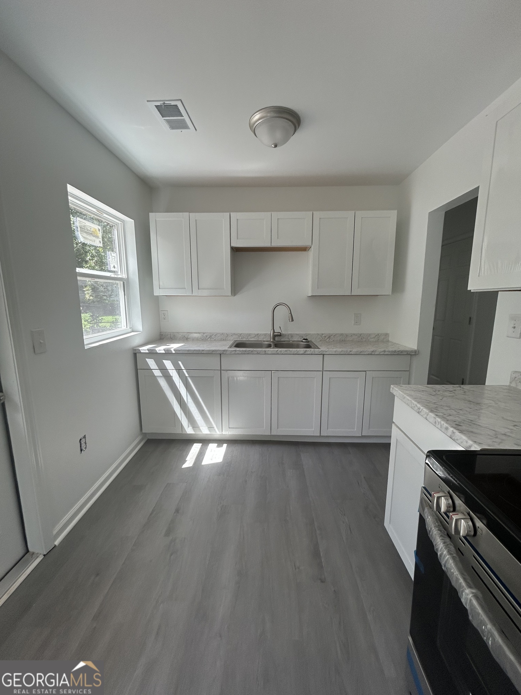 411 Chamlee Drive Property Photo 13