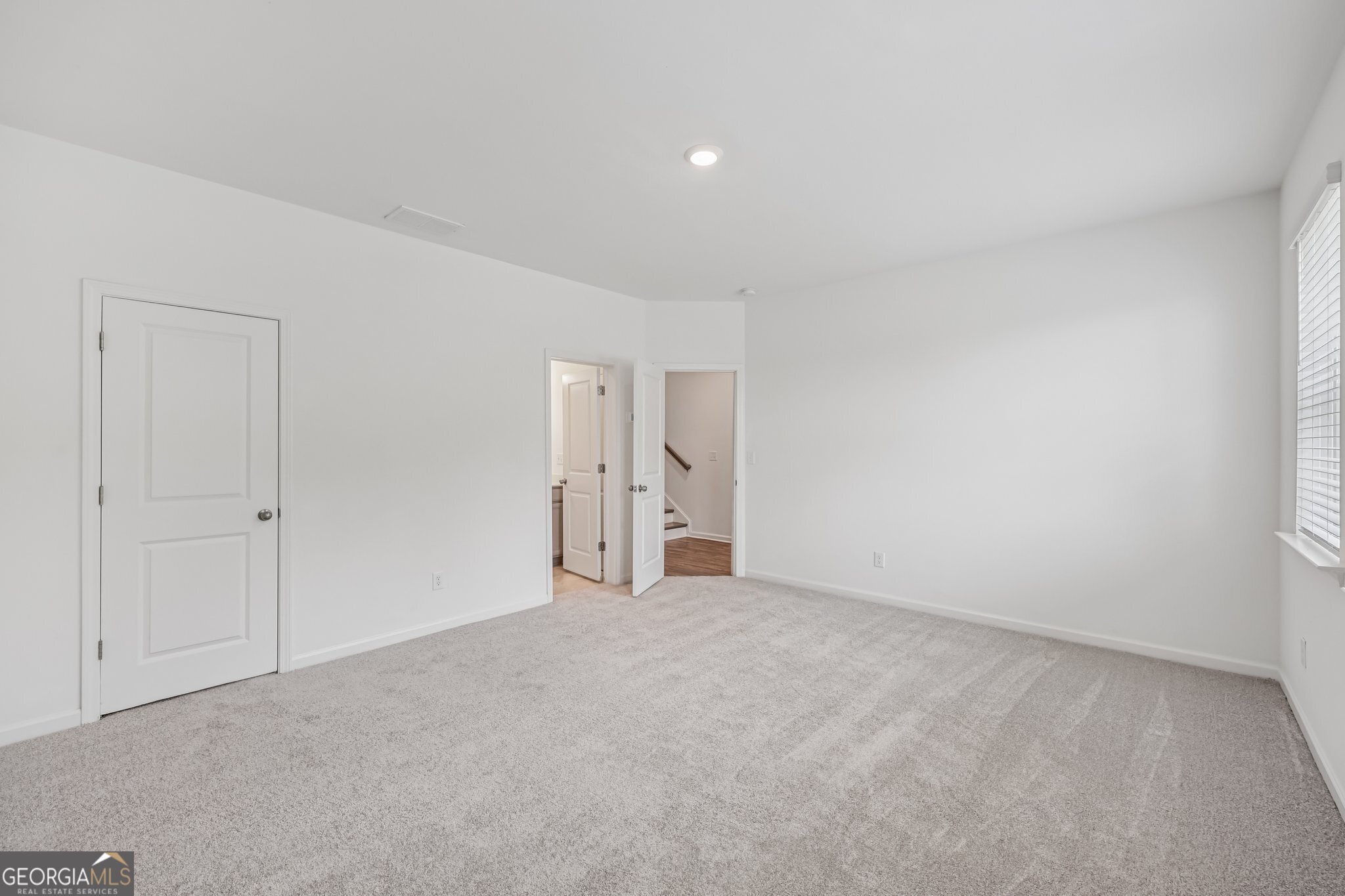 377 Danville Avenue Property Photo 5