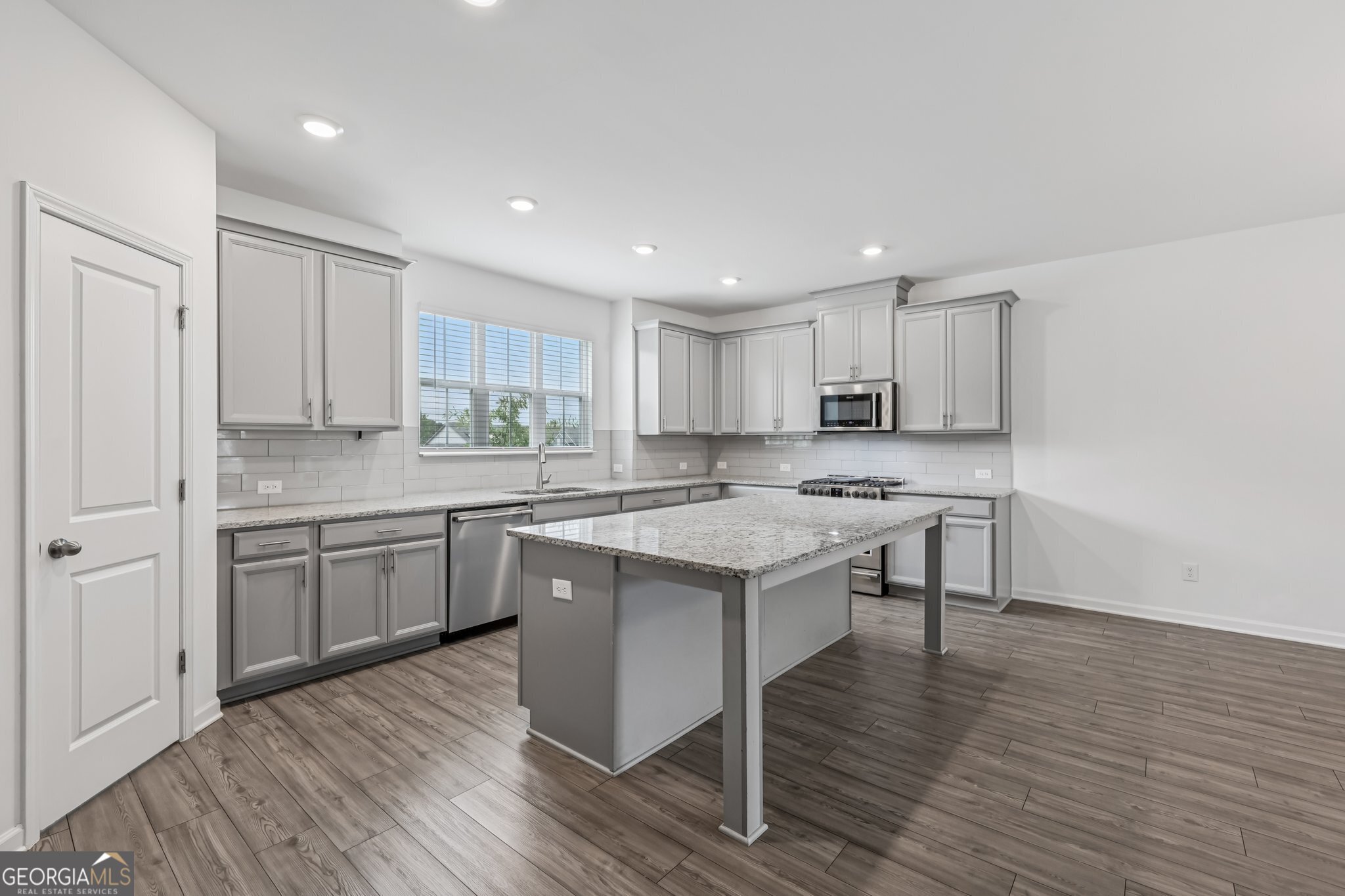 377 Danville Avenue Property Photo 15