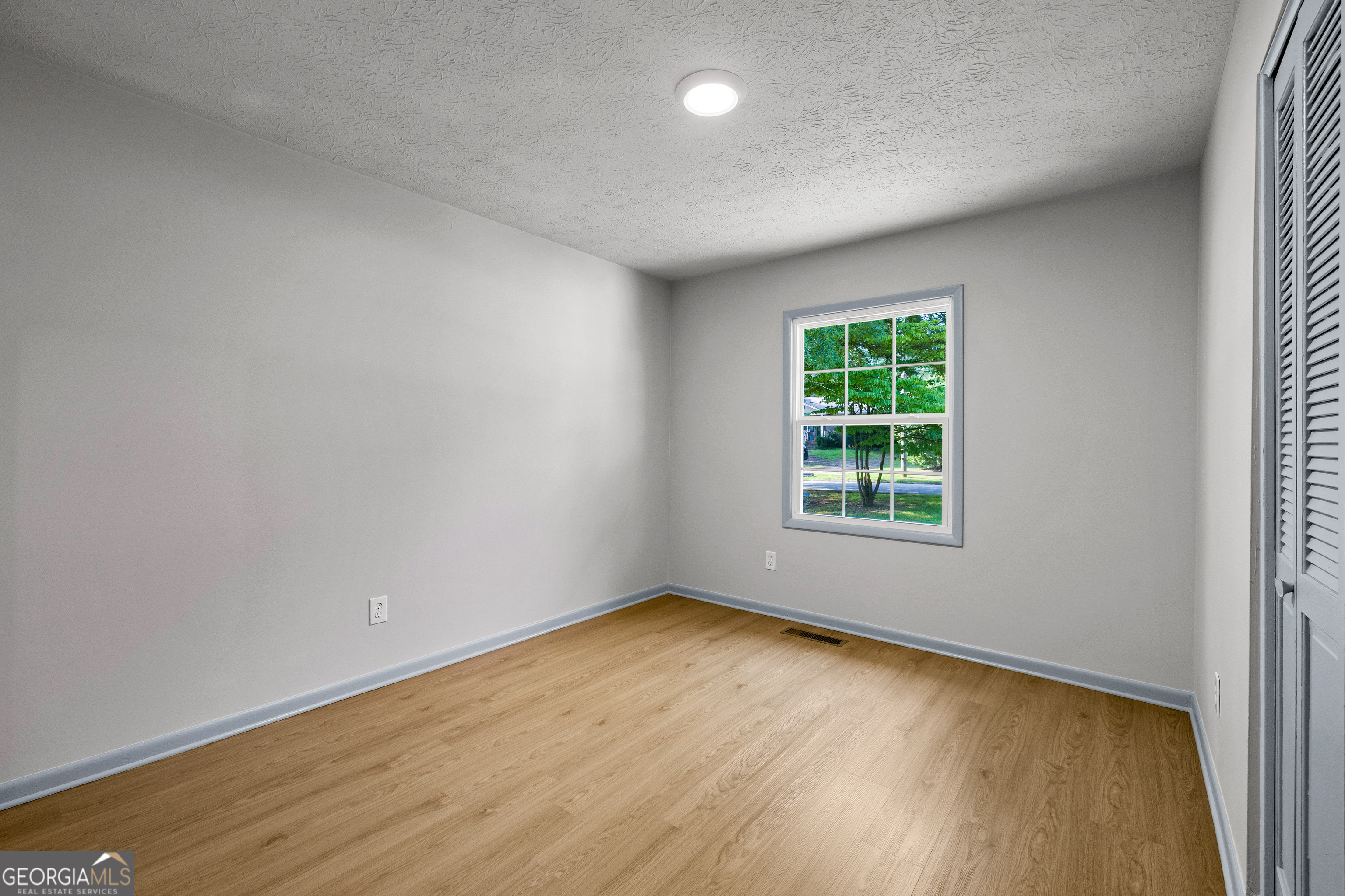 210 Hearthstone Drive Property Photo 13