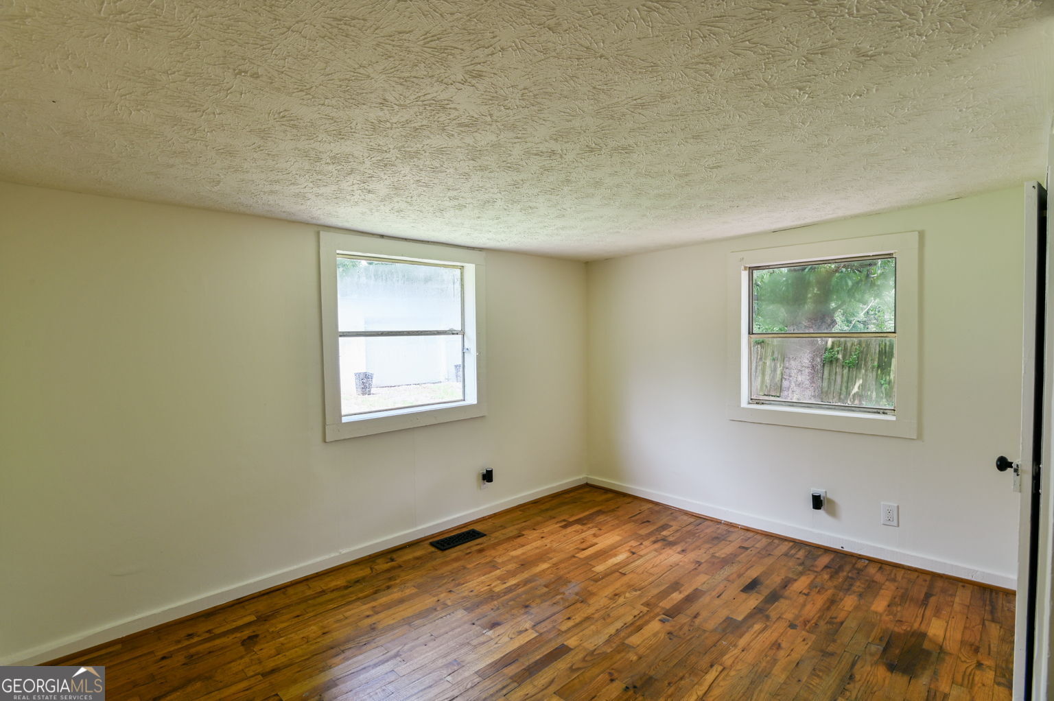 4131 Lott Street Ne Property Photo 30