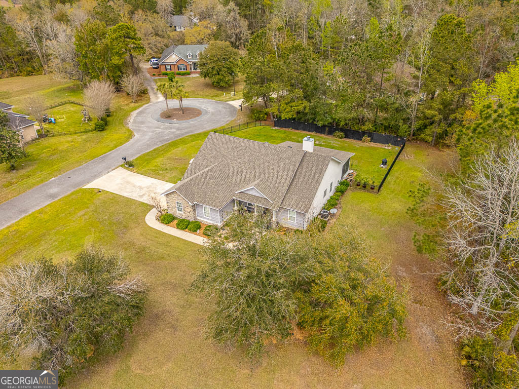 138 Drakes Landing Property Photo 3