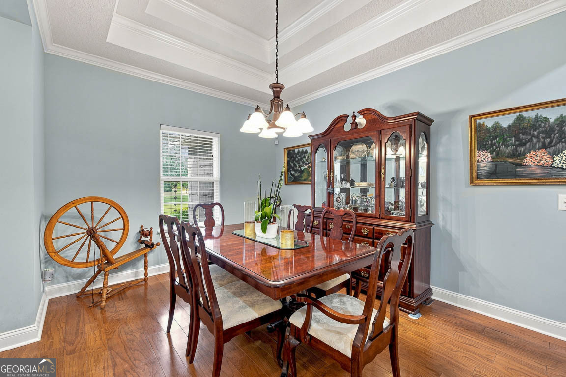 138 Drakes Landing Property Photo 6
