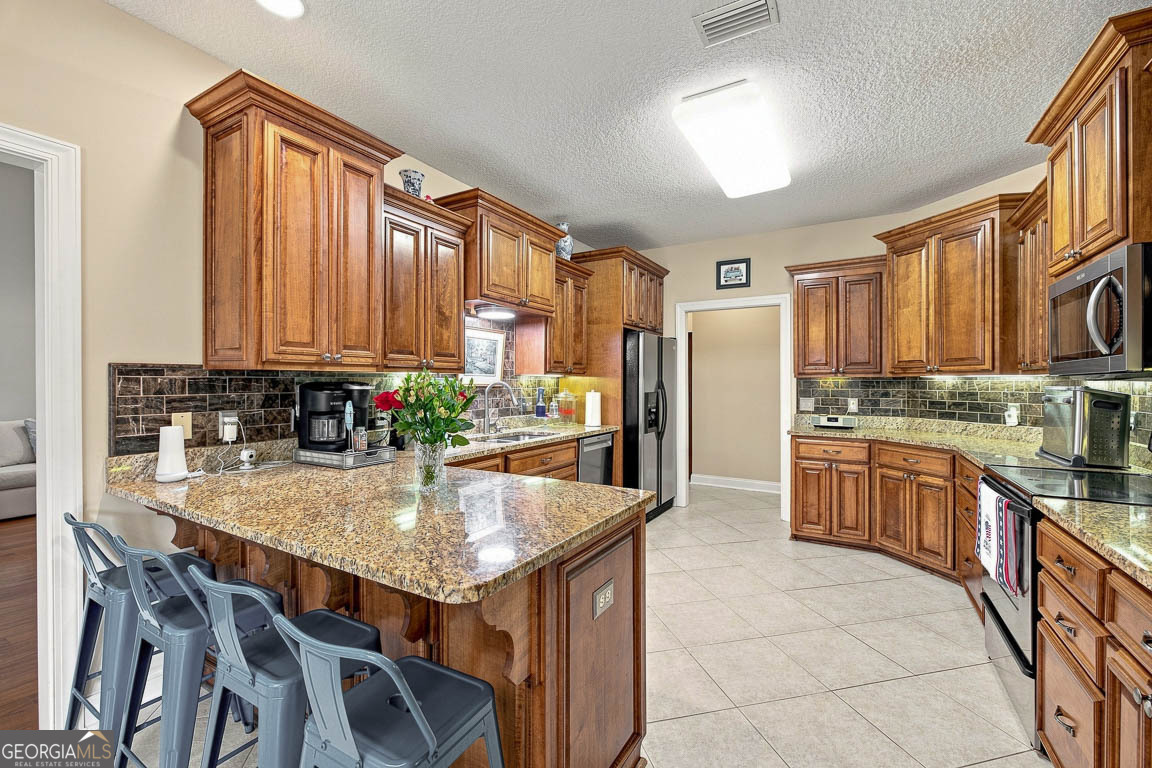 138 Drakes Landing Property Photo 8