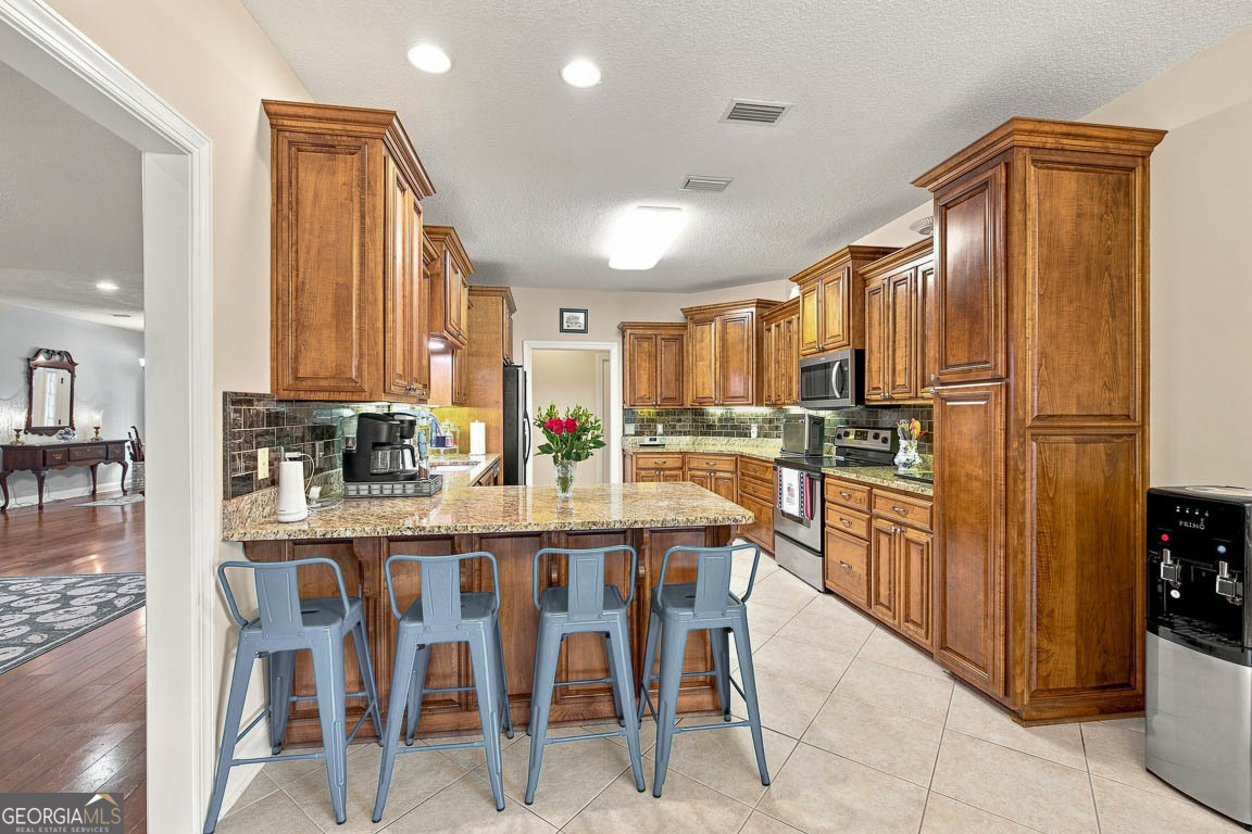 138 Drakes Landing Property Photo 10