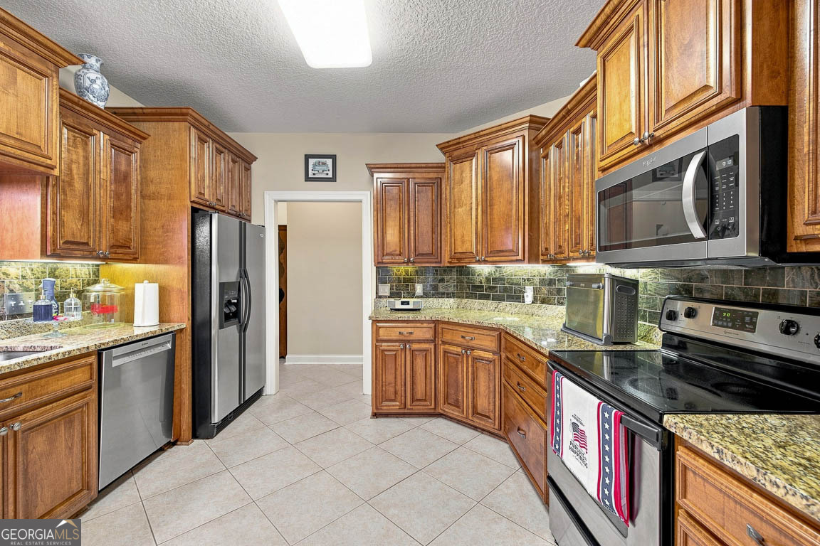 138 Drakes Landing Property Photo 12