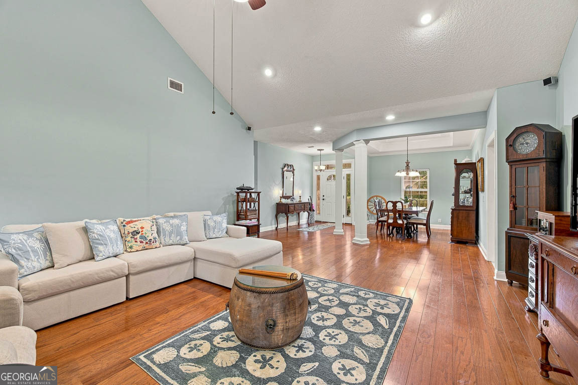 138 Drakes Landing Property Photo 18