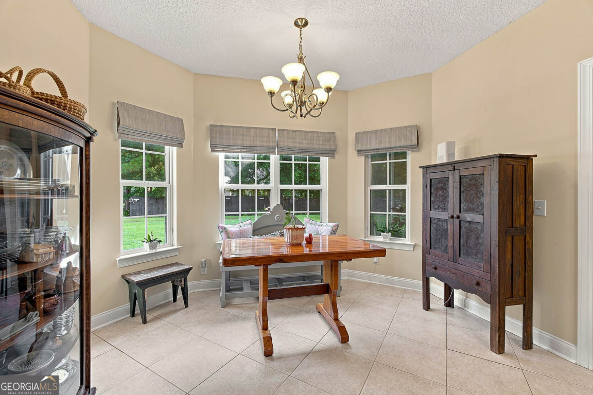 138 Drakes Landing Property Photo 19