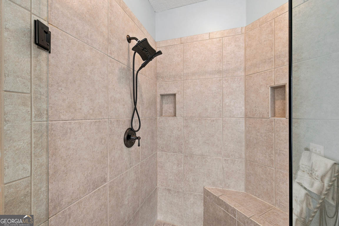 138 Drakes Landing Property Photo 25