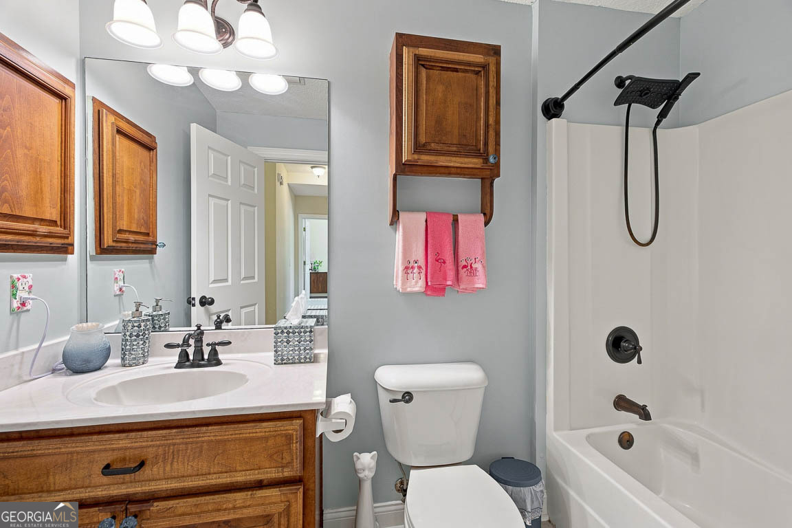 138 Drakes Landing Property Photo 30