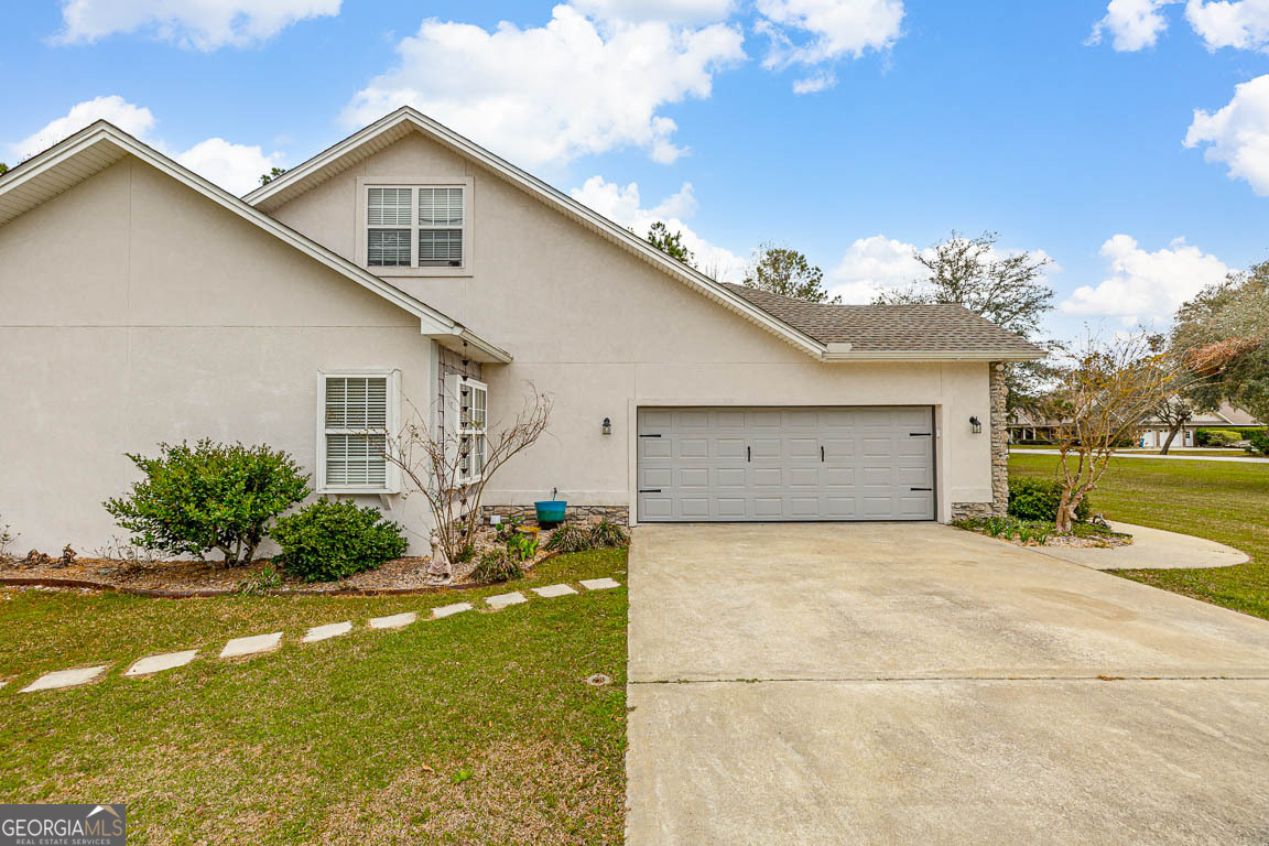 138 Drakes Landing Property Photo 39