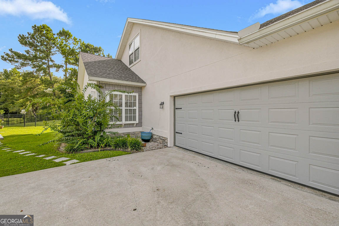138 Drakes Landing Property Photo 41