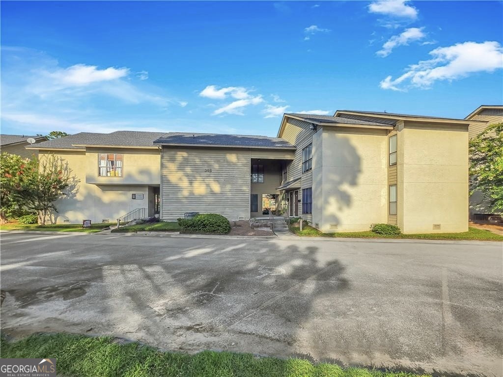 355 Commerce Place # C Property Photo 4