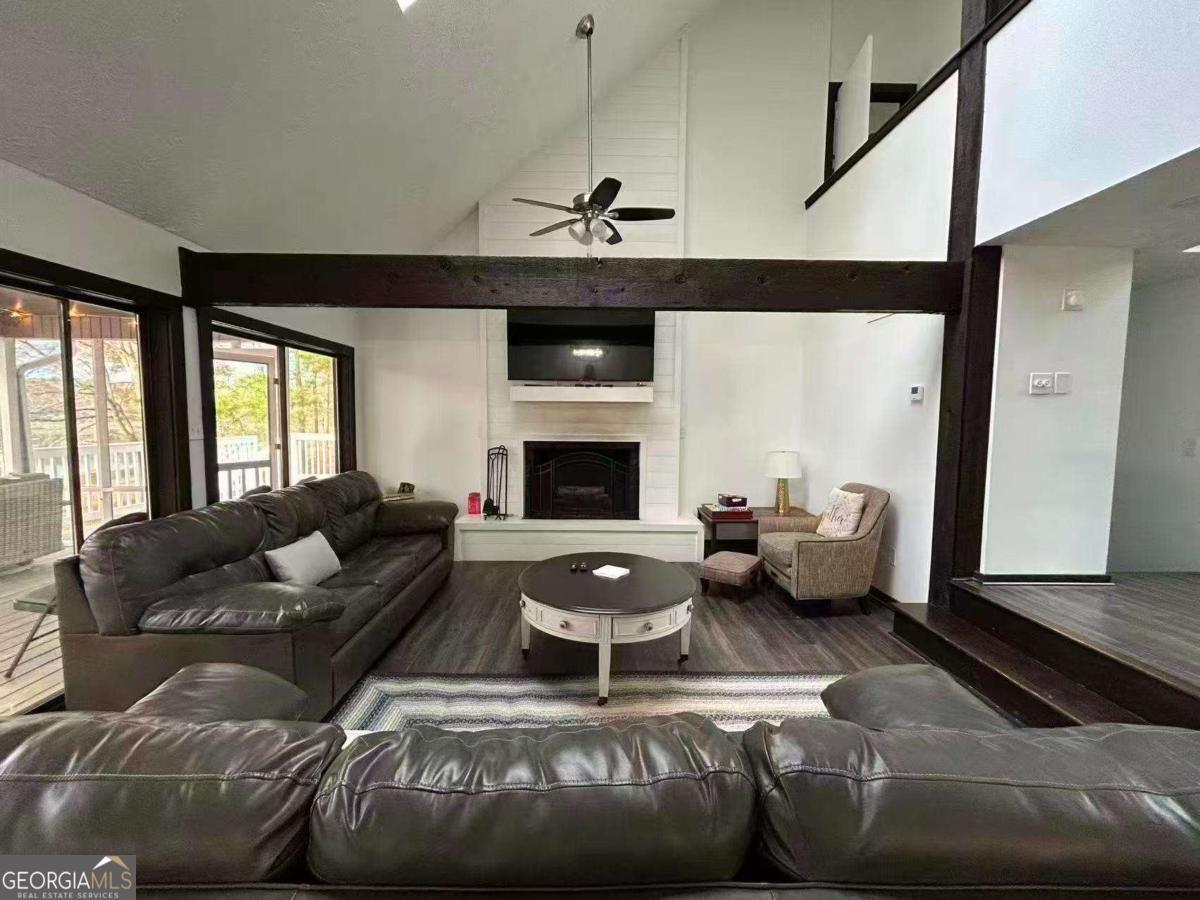 1189 Iris Lake Road Property Photo 7