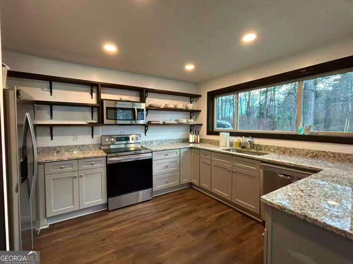 1189 Iris Lake Road Property Photo 9