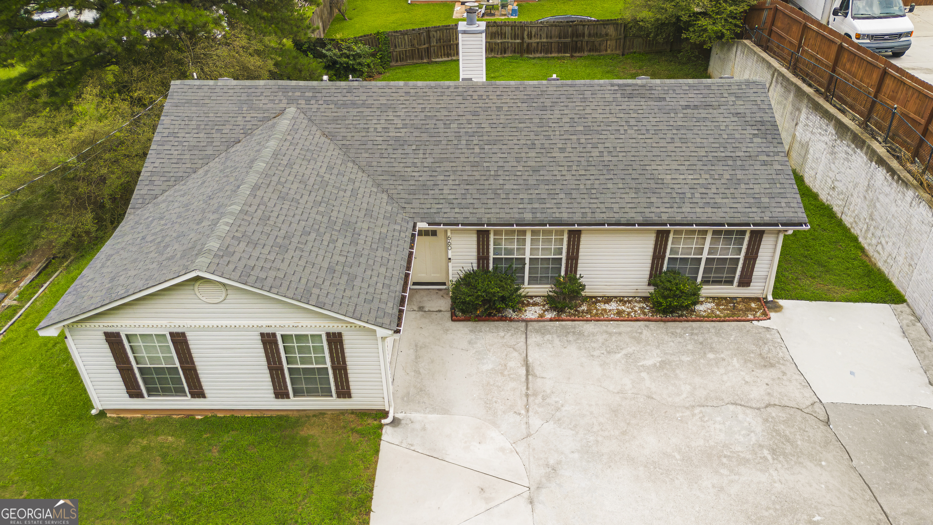 660 Morrow Road Property Photo 2