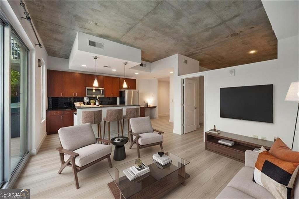 44 Peachtree Place Nw # 428 Property Photo 3