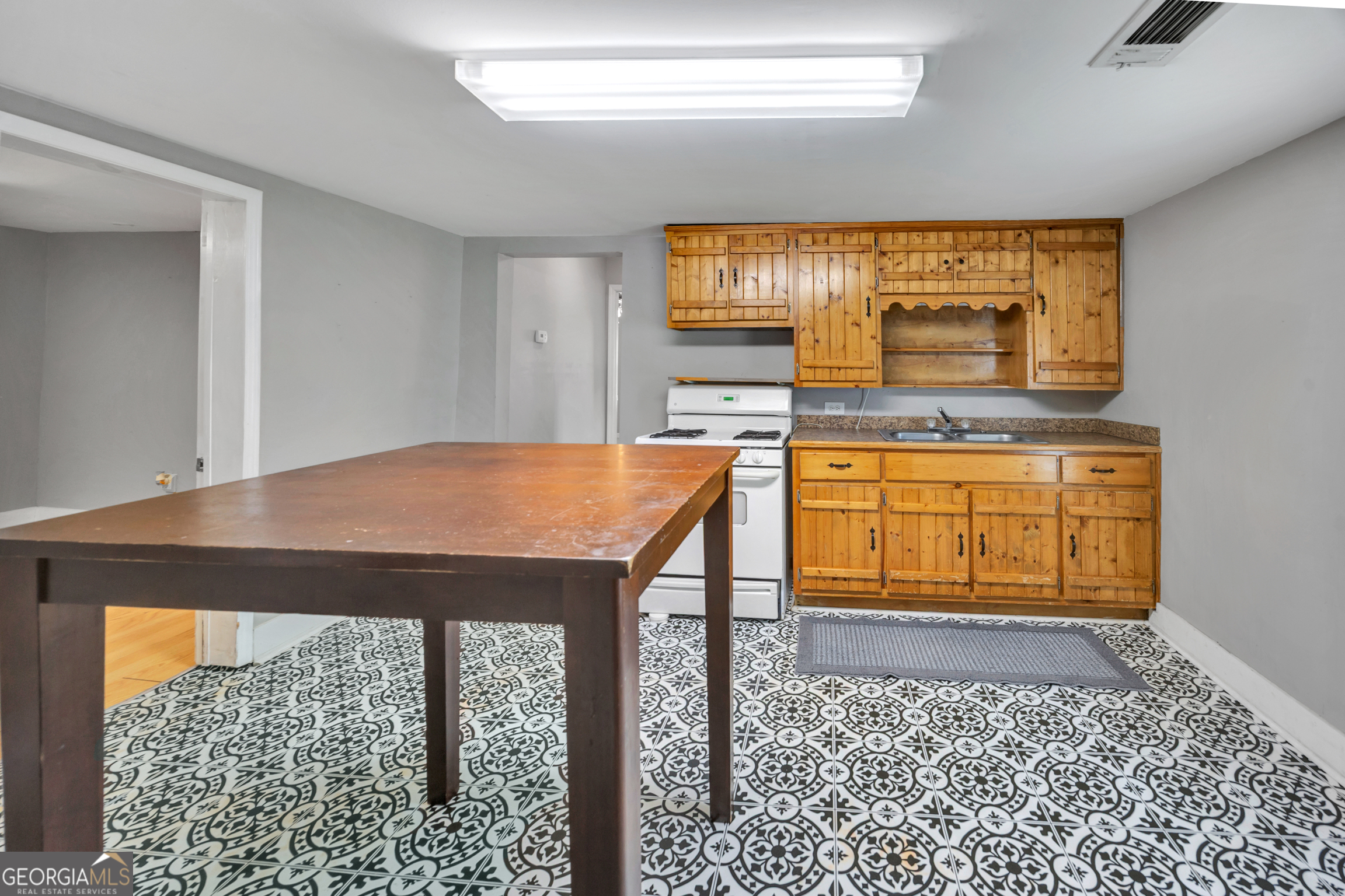 2089 Highway 81 S Property Photo 12