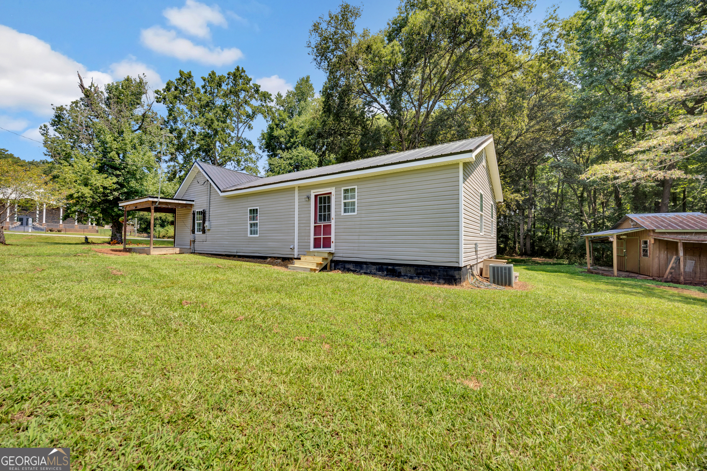 2089 Highway 81 S Property Photo 29