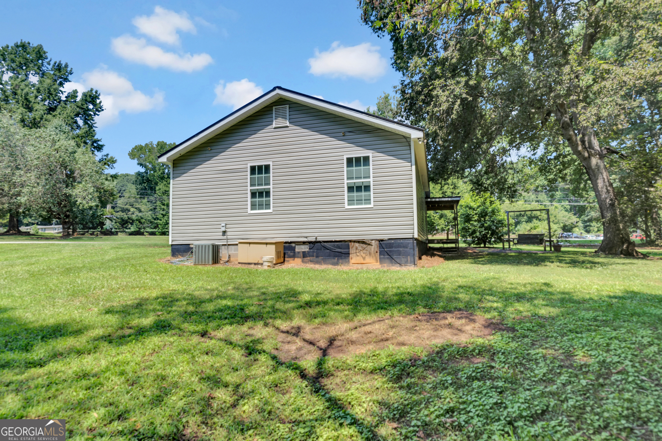 2089 Highway 81 S Property Photo 32