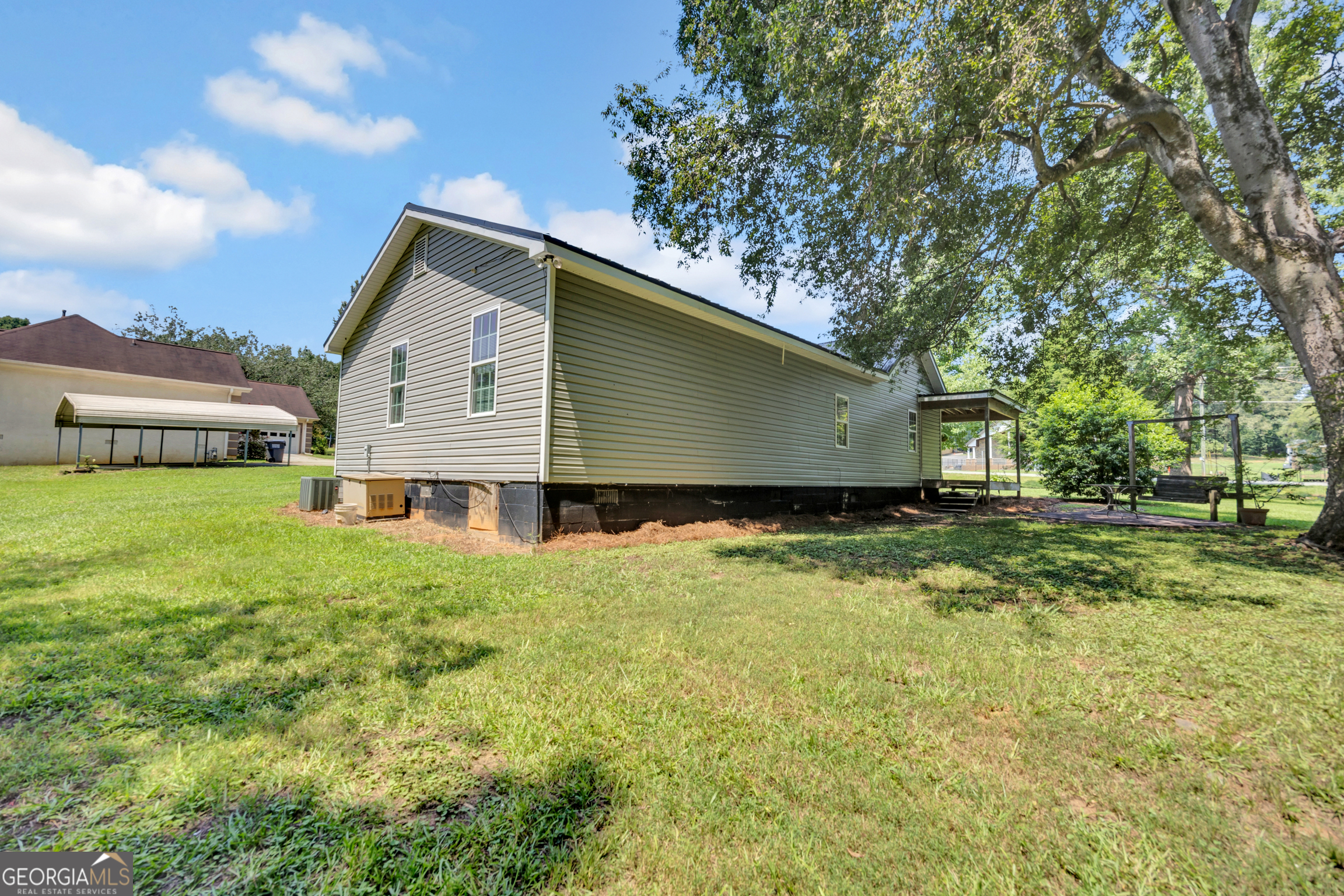 2089 Highway 81 S Property Photo 33