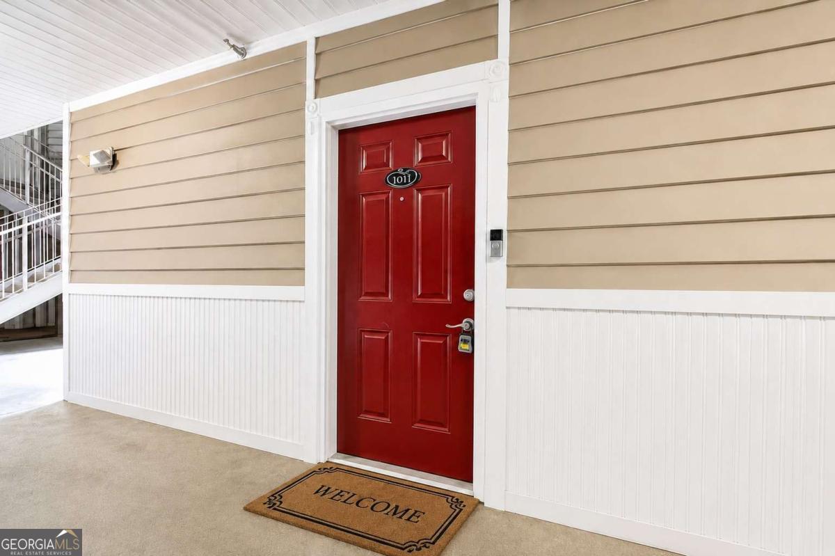 2700 Pine Tree Road Ne # 1011 Property Photo 2