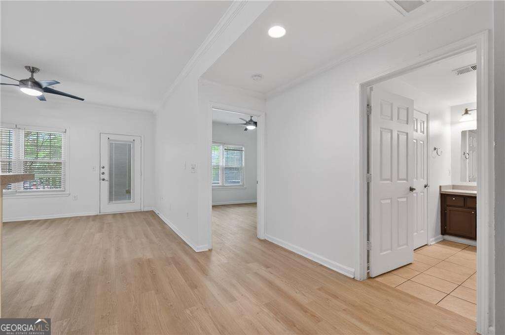 2700 Pine Tree Road Ne # 1011 Property Photo 9