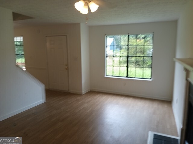 476 Brookfield Way Property Photo 3