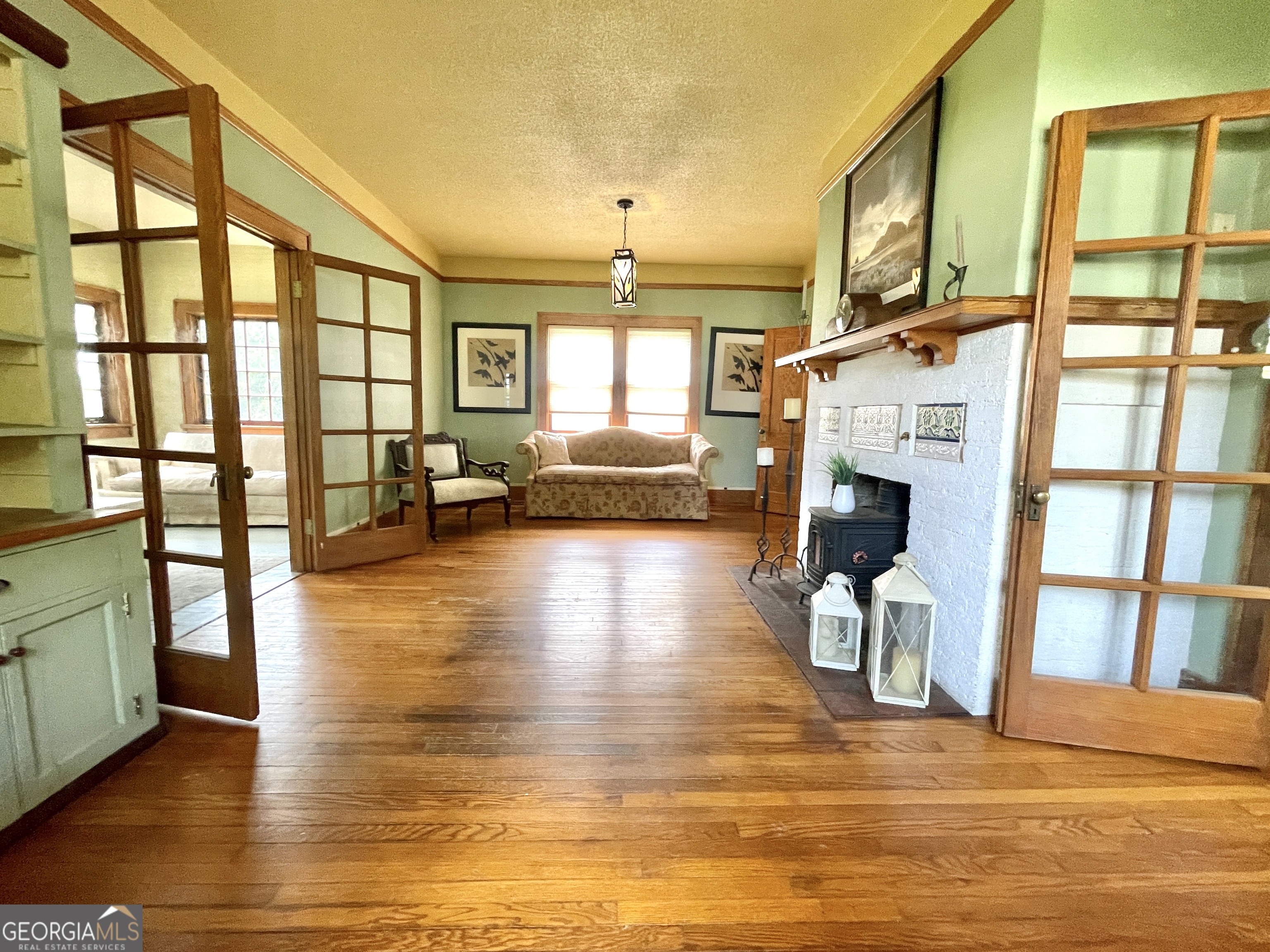 1711 S Holly Street Property Photo 12