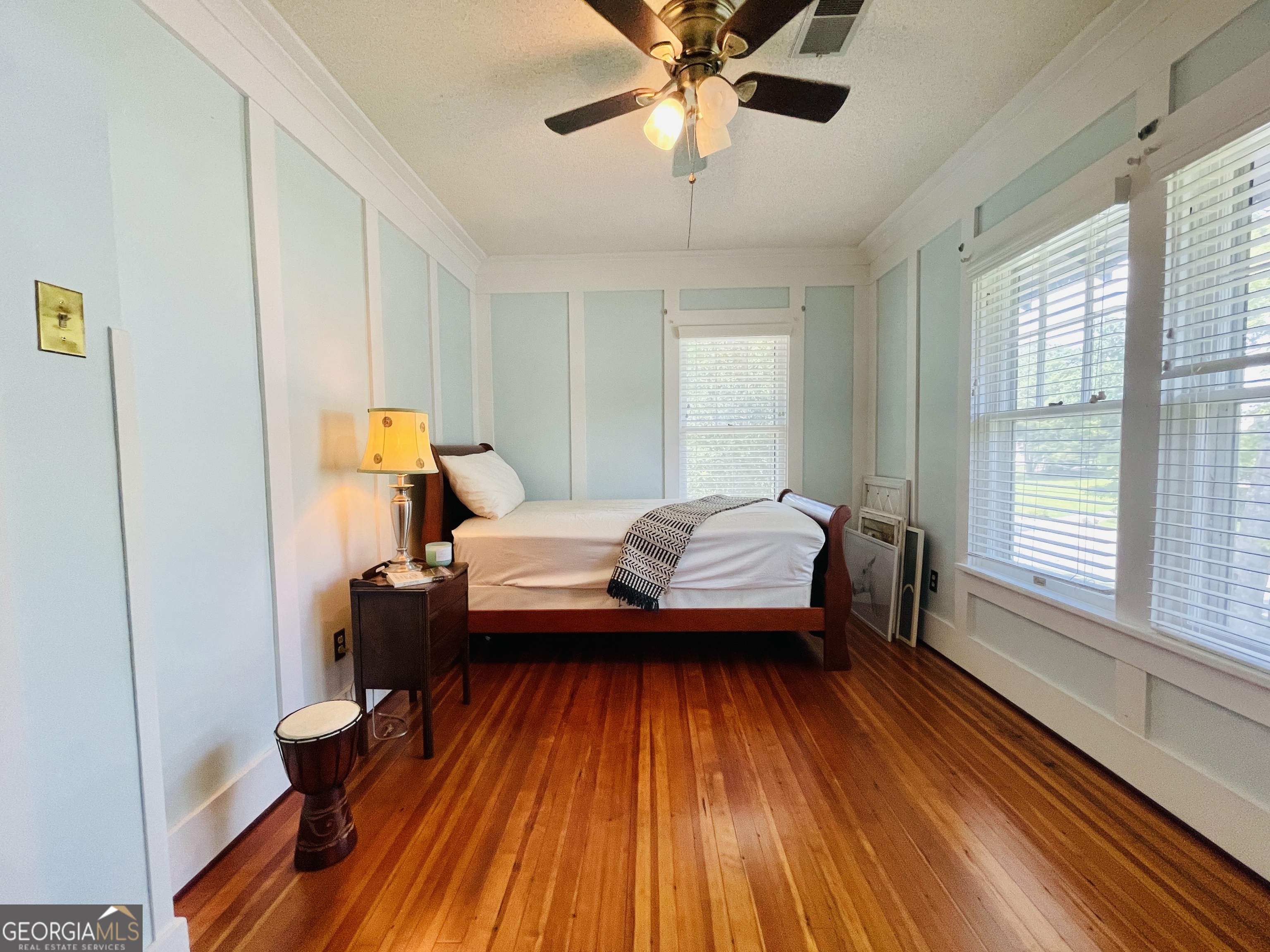 1711 S Holly Street Property Photo 30