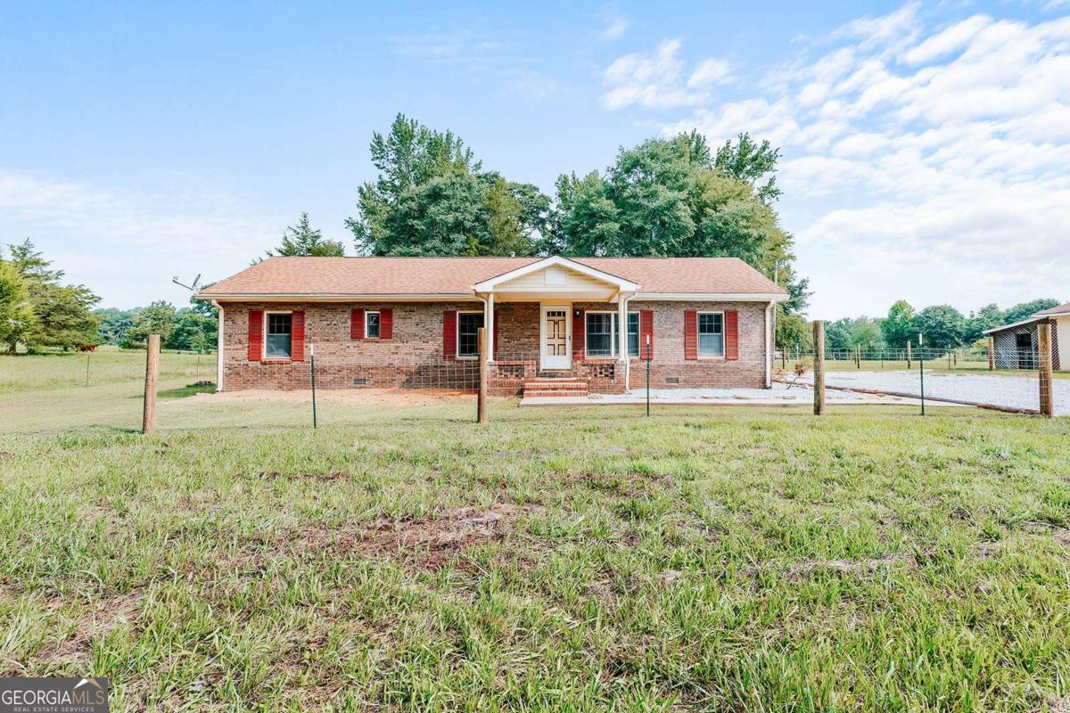 621 Elberton Road Property Photo 1