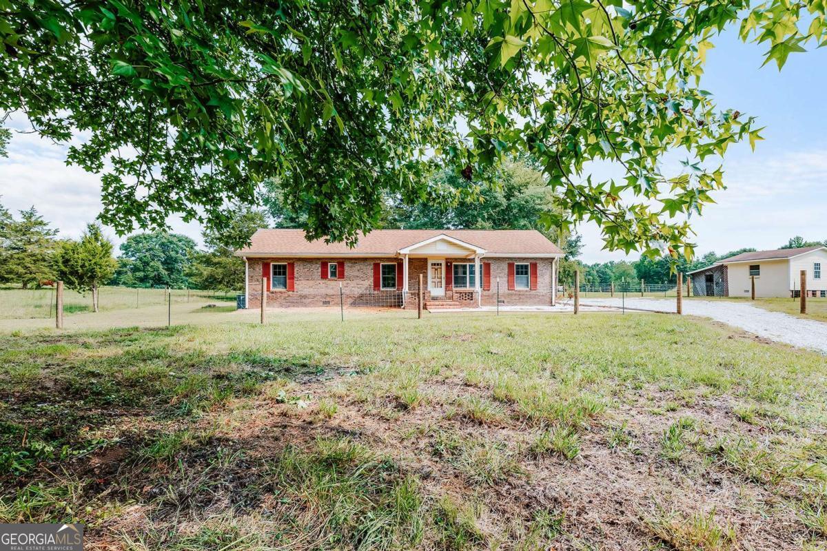 621 Elberton Road Property Photo 4