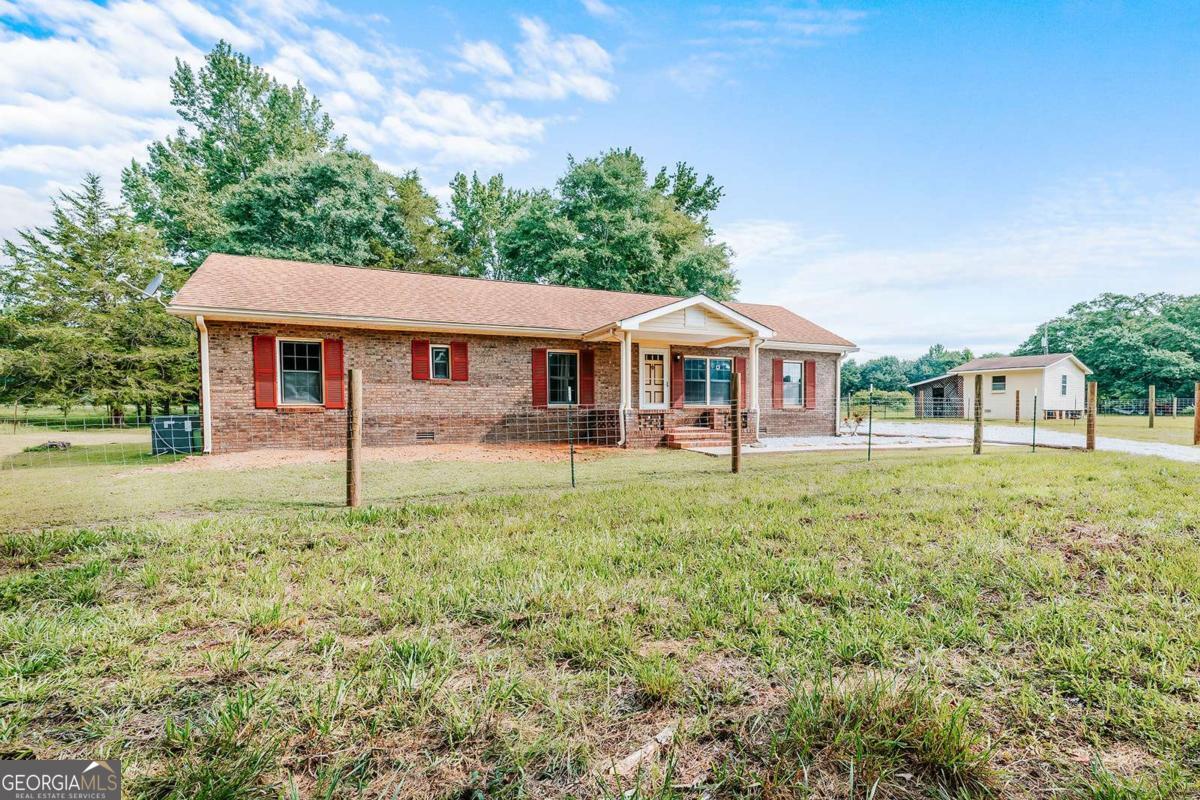 621 Elberton Road Property Photo 5