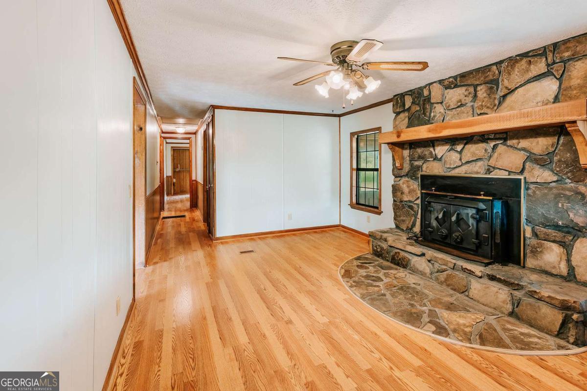 621 Elberton Road Property Photo 8
