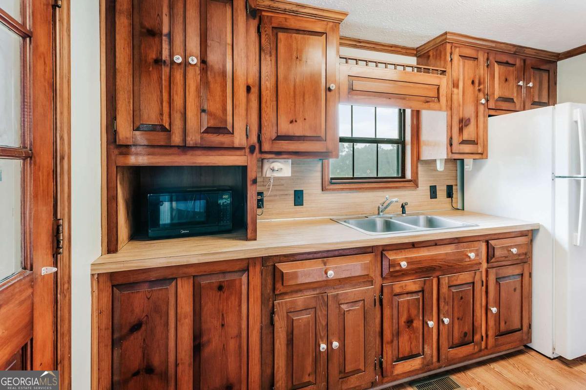 621 Elberton Road Property Photo 16