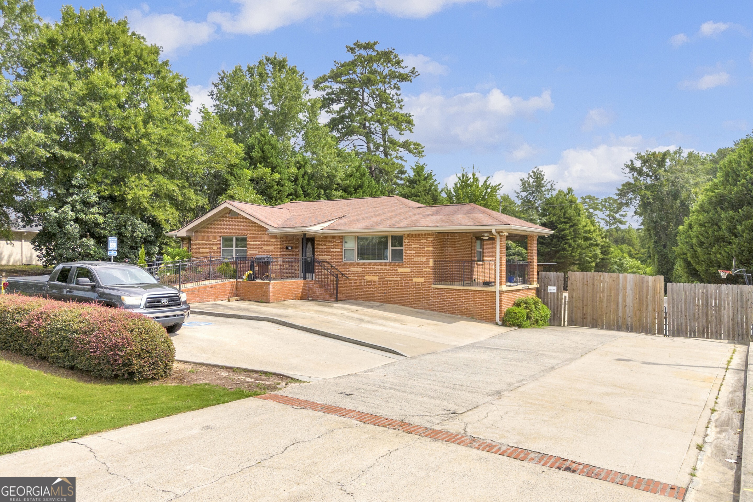2642 Loganville Highway Property Photo 9