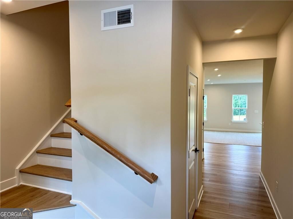 2424 Green Juniper Way Property Photo 6