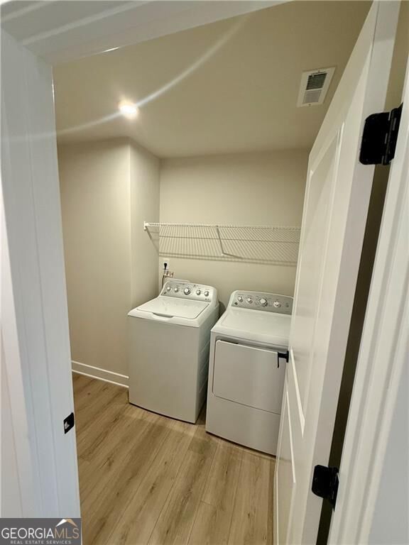 2424 Green Juniper Way Property Photo 7