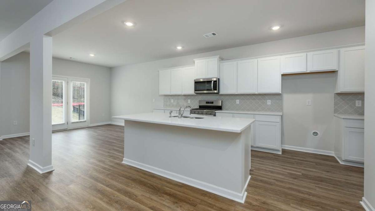2241 Edgecombe Lane Property Photo 8