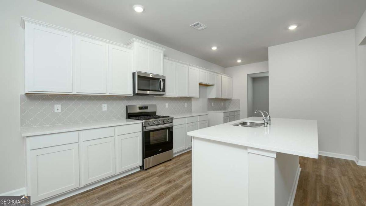 2241 Edgecombe Lane Property Photo 11