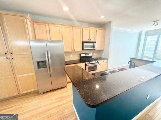 1073 Park Row North Property Photo 4