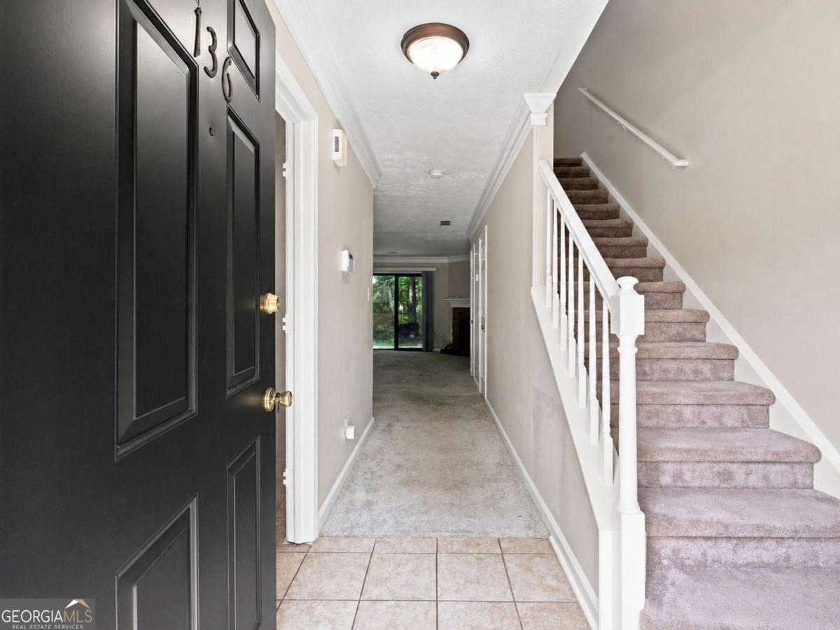 136 Sterling Court Property Photo 6