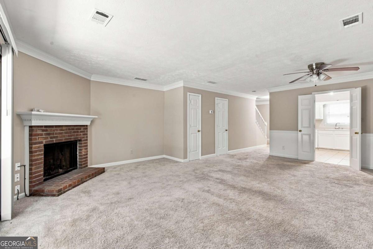 136 Sterling Court Property Photo 11
