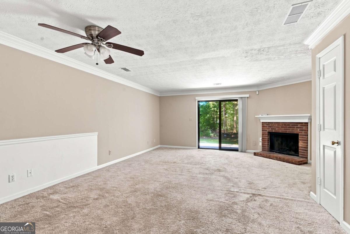 136 Sterling Court Property Photo 12
