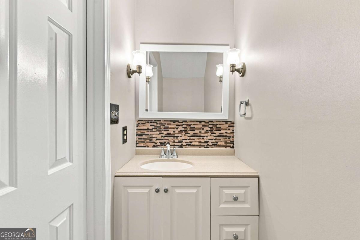 136 Sterling Court Property Photo 13