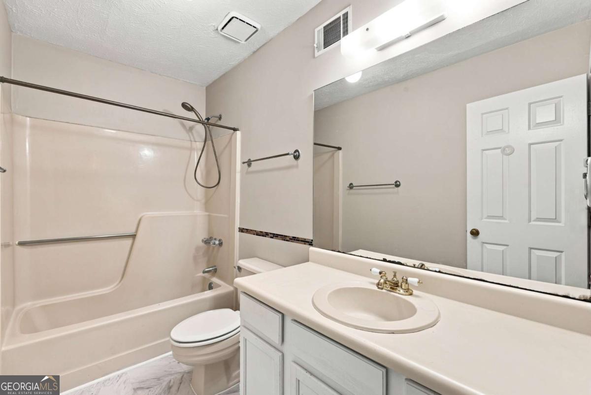 136 Sterling Court Property Photo 21