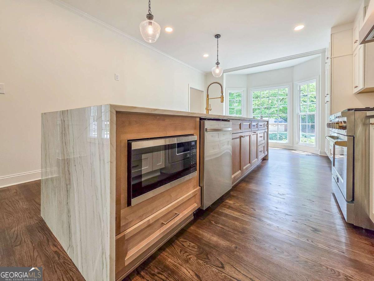 588 Lees Trace Sw Property Photo 8
