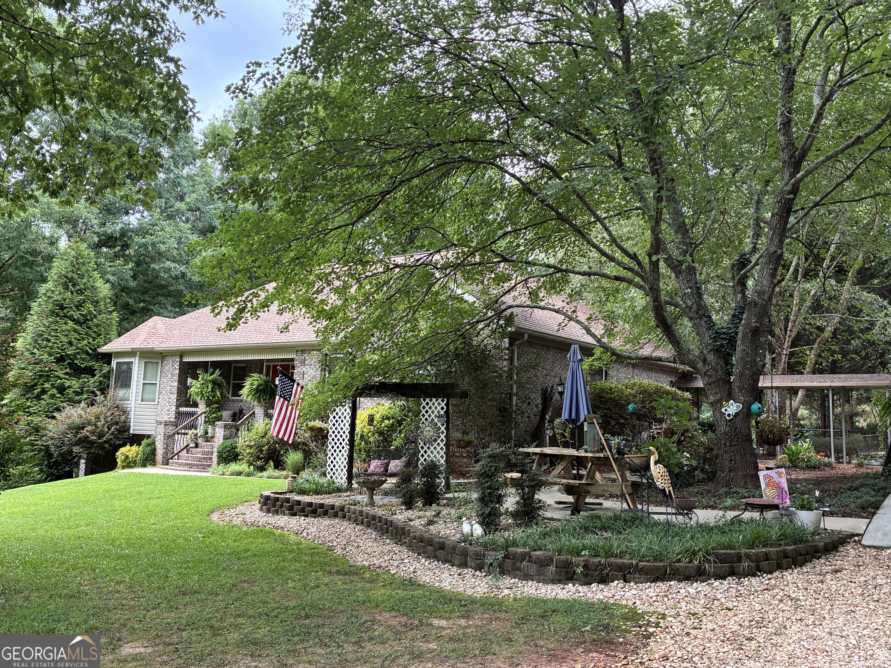 5139 Highway 81 E Property Photo 6