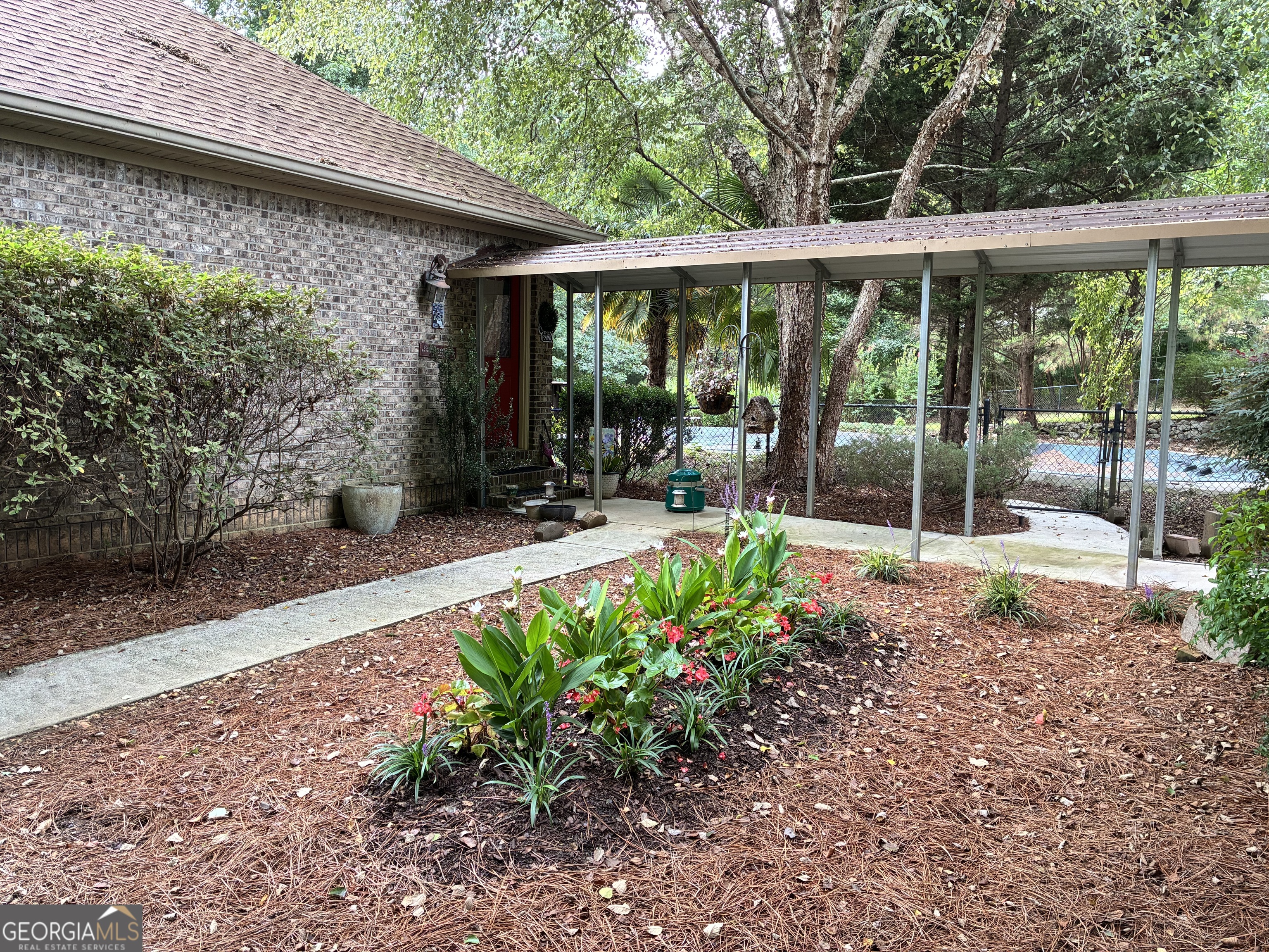 5139 Highway 81 E Property Photo 7
